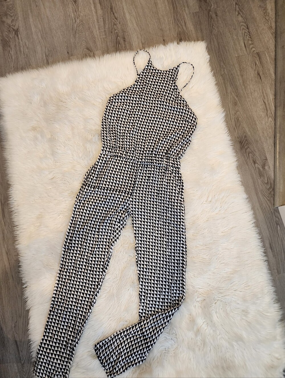 MIKOH ABSTRACT DESIGN JUMPSUIT HALTER NECKLINE SIDE PACKAGES SIZE SMALL - Picture 6 of 7